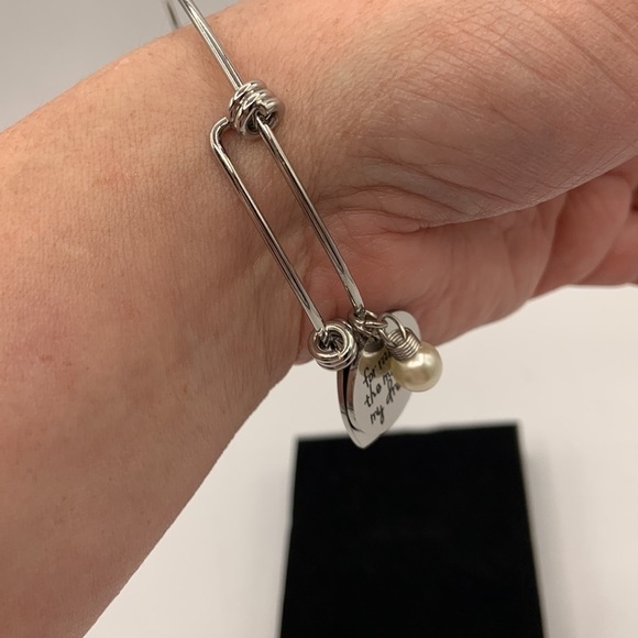 Udobuy Mother-in-Law Silver Charm Bracelet with Faux Pearl New with Box! - Picture 4 of 5